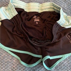 Nike running shorts. EUC